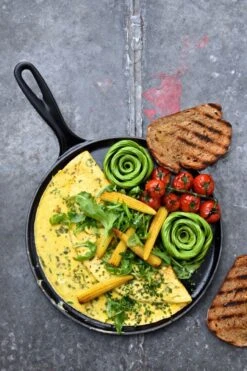 Le Creuset Small Crepe Pan -Trail Outfitters Shop 20136270000460 LS00004 1280x1280