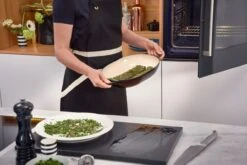 Le Creuset Chef's Knife -Trail Outfitters Shop 21112310000430 96002000140000 98100200000100 98000315000100 LS00006 1280x1280 1