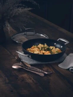 Le Creuset Toughened Nonstick Fry Pan With Glass Lid -Trail Outfitters Shop 51107240010502 LS00002 1280x1280