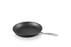 Le Creuset Toughened Nonstick Flat Fry Pan -Trail Outfitters Shop 51112260010002 00004 1280x1280