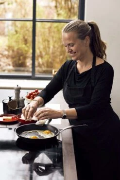 Le Creuset Toughened Nonstick Flat Fry Pan -Trail Outfitters Shop 51112260010002 96002000541000 96002500541000 70203220600099 70102220600099 LS00001 1280x1280