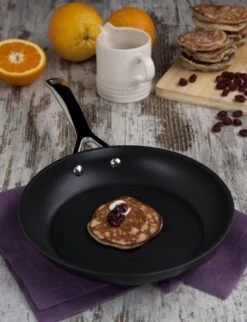 Le Creuset Toughened Nonstick Flat Fry Pan -Trail Outfitters Shop 51112260010002 LS00005 1280x1280