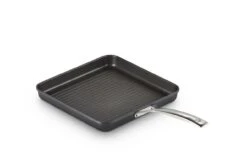 Le Creuset Toughened Nonstick Square Grill With Long Handle -Trail Outfitters Shop 52102280010201 00005 1280x1280