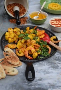 Le Creuset Small Crepe Pan -Trail Outfitters Shop 91003400140000 20136270000460 LS00002 1280x1280