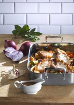 Le Creuset Classic Stainless Steel Square Roasting Pan -Trail Outfitters Shop 96106026000000 LS00001 1280x1280